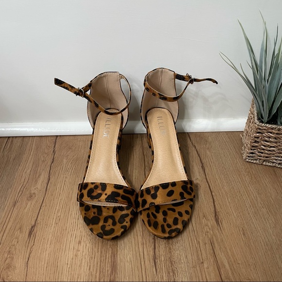 ILLUDE Women's Fashion Ankle Strap Kitten Heel Sandals Cute Low Block Heel - Picture 10 of 12